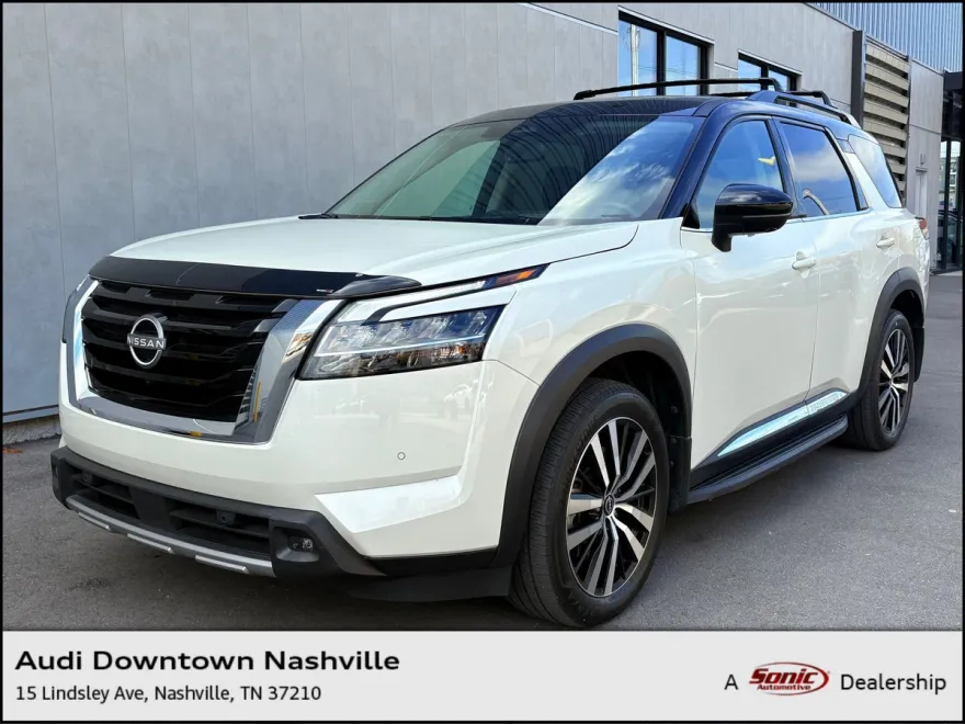 2024 Nissan Pathfinder Platinum photo 1