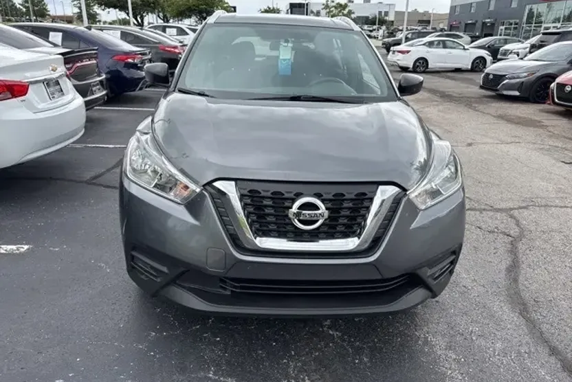 2019 Nissan Kicks S photo 1