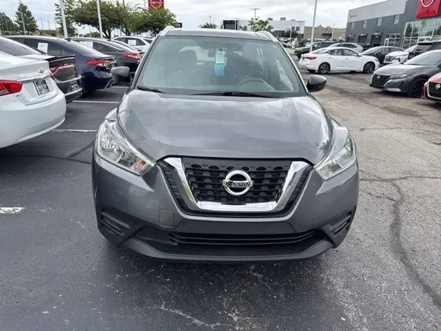 2019 Nissan Kicks S photo 1