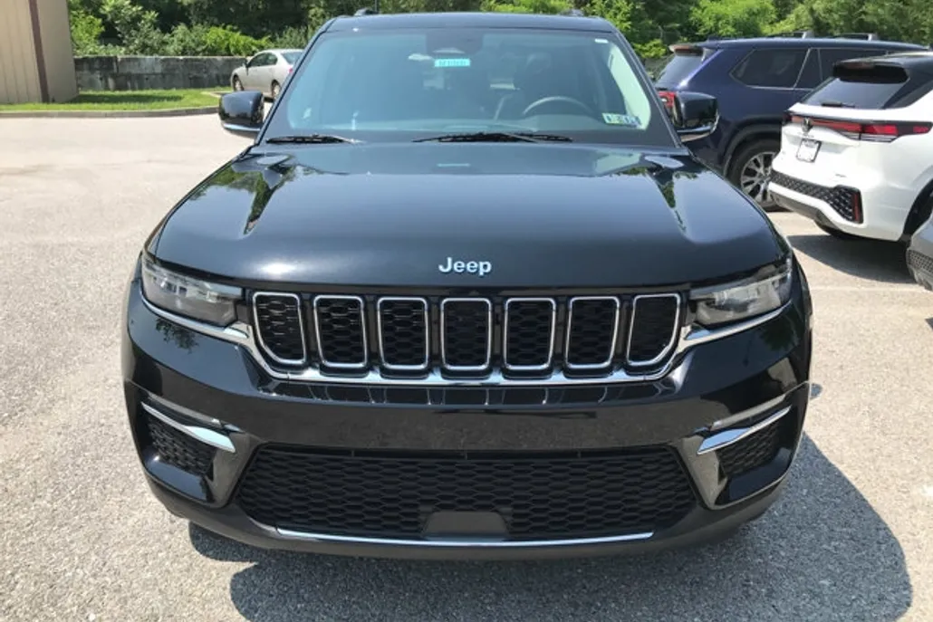 2024 Jeep Cherokee Limited 4xe photo 1