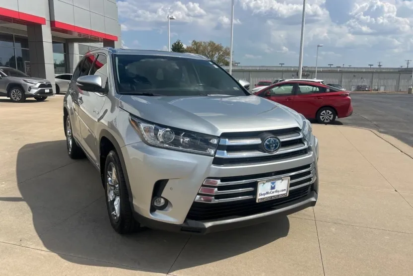 2019 Toyota Highlander Hybrid Limited Platinum photo 1