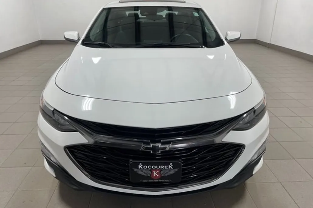 2023 Chevrolet Malibu 1LT photo 1