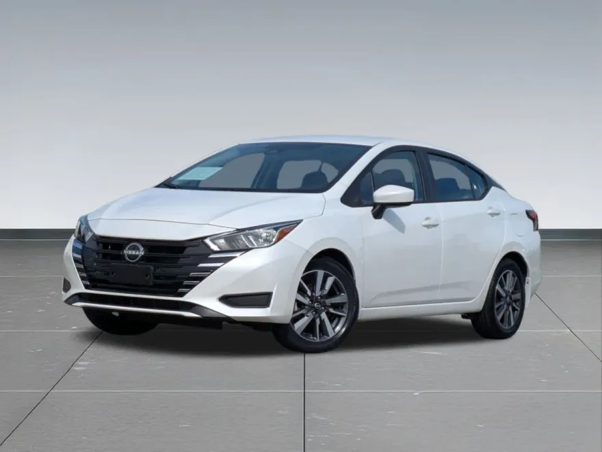 2023 Nissan Versa 1.6 SV photo 1