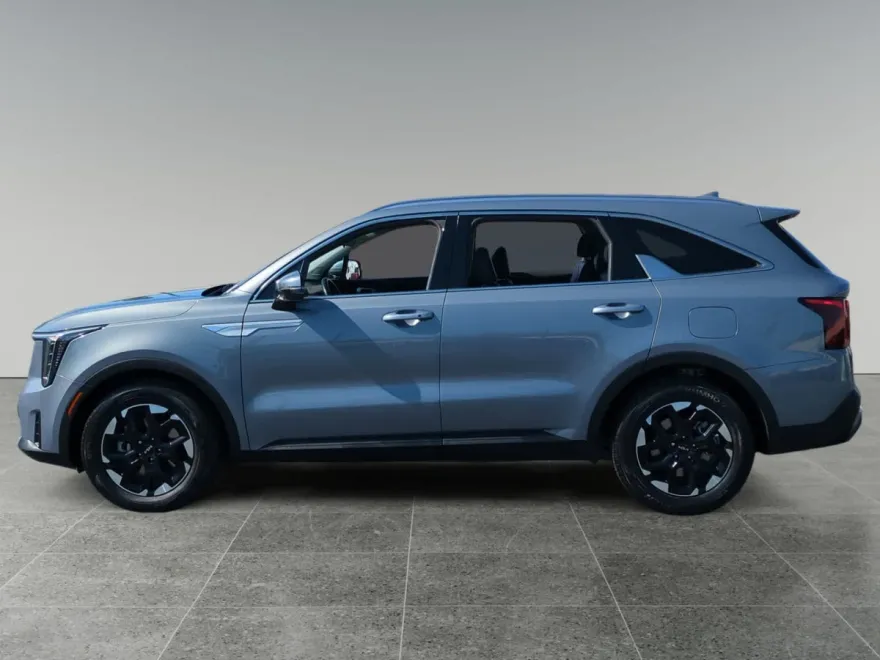 2024 Kia Sorento S photo 1
