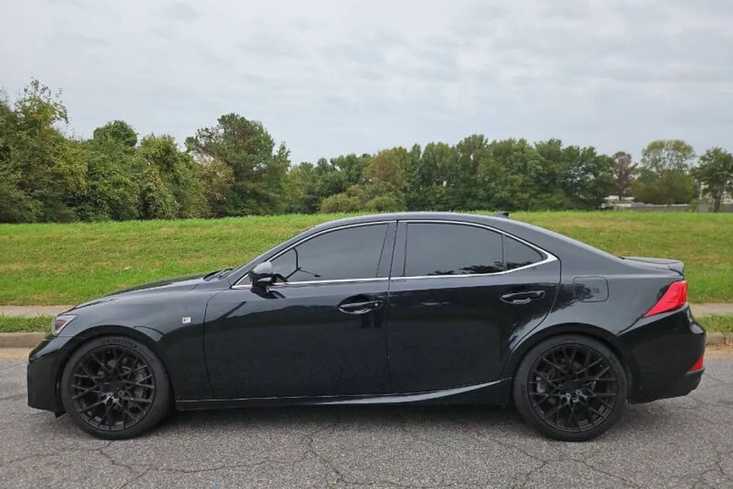 2017 Lexus IS 300 photo 1