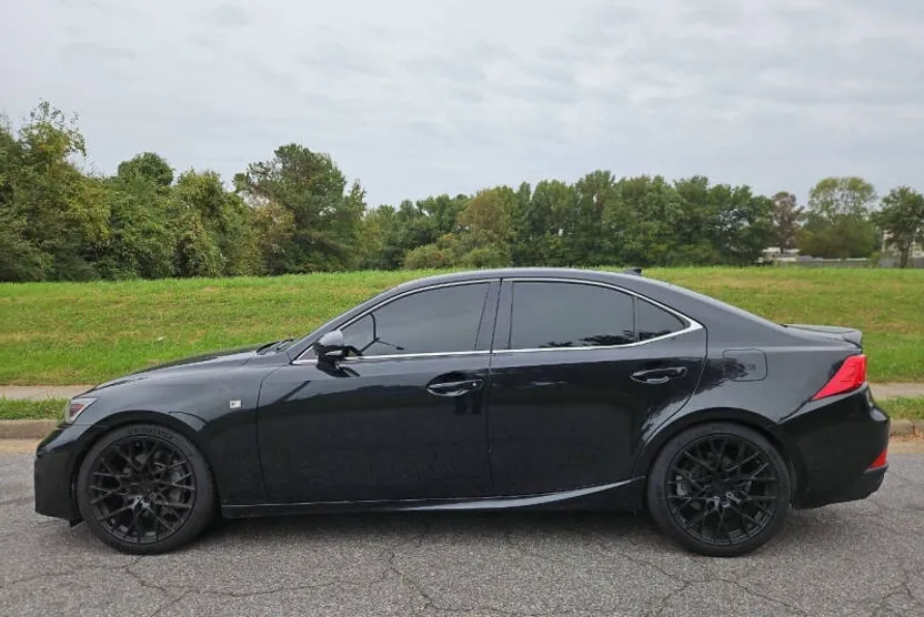 2017 Lexus IS 300 photo 1