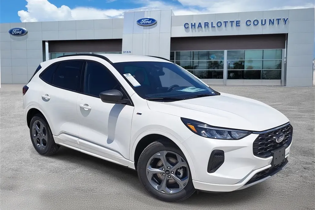 2024 Ford Escape ST-Line photo 1