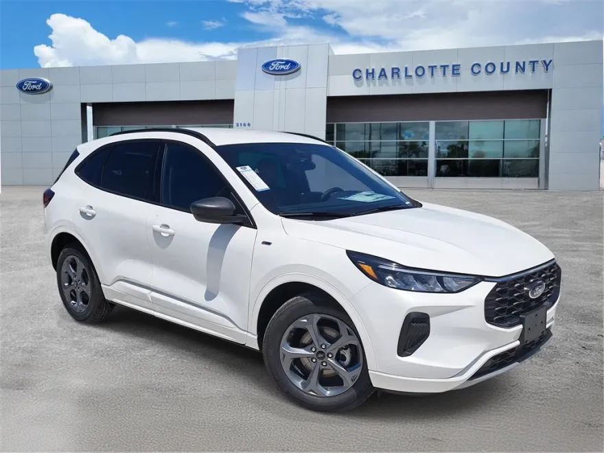 2024 Ford Escape ST-Line photo 1