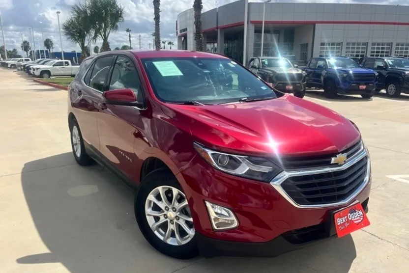 2020 Chevrolet Equinox LT photo 1