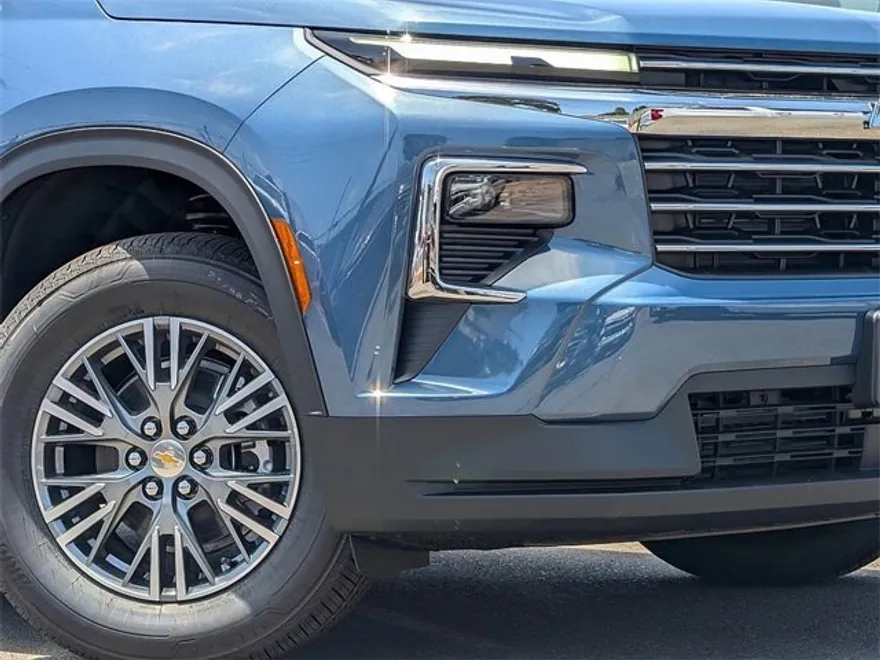 2025 Chevrolet Traverse photo 1