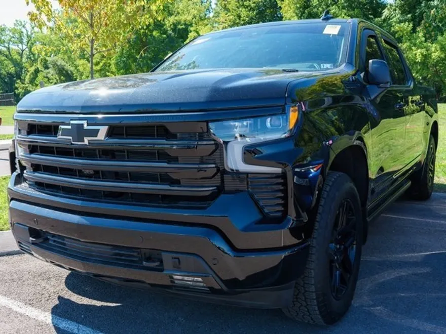 2025 Chevrolet Silverado 1500 High Country photo 1