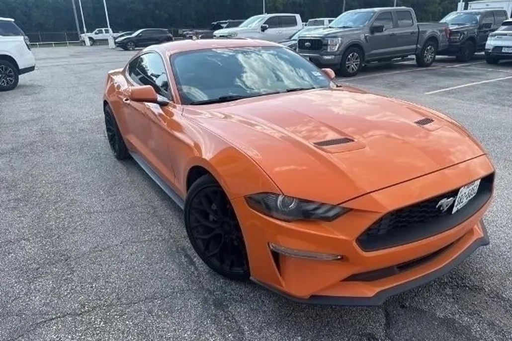 2020 Ford Mustang EcoBoost photo 1