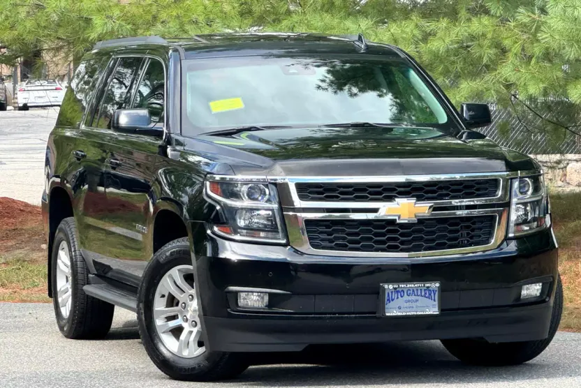 2017 Chevrolet Tahoe LT photo 1