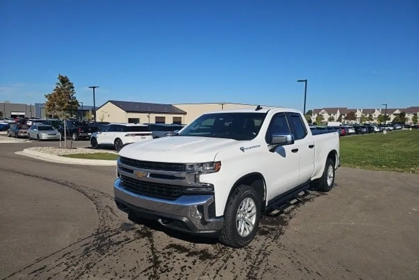 2020 Chevrolet Silverado 1500 LT photo 1