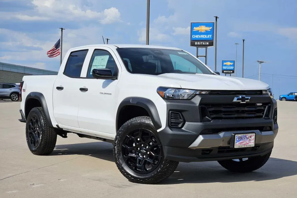 2026 Chevrolet Colorado Trail Boss photo 1