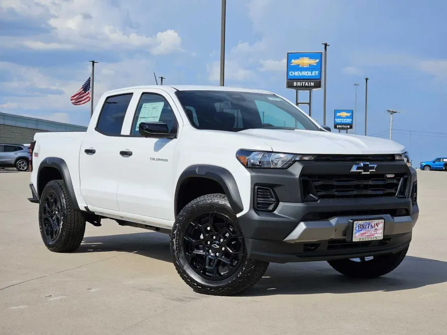 2026 Chevrolet Colorado Trail Boss photo 1