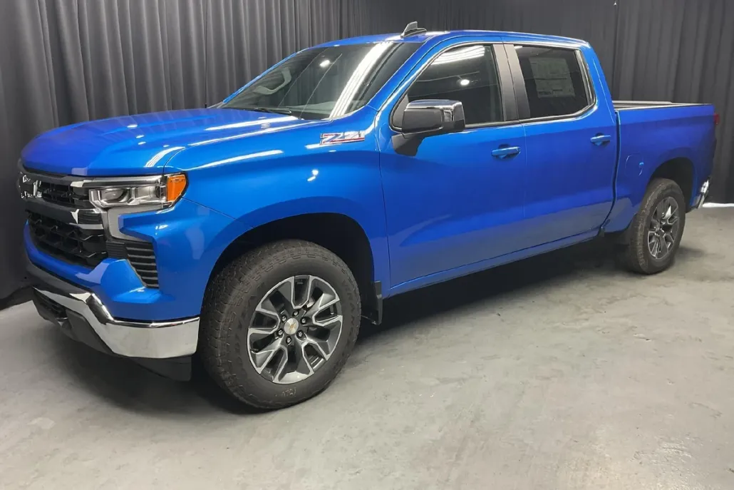 2026 Chevrolet Silverado 1500 LT photo 1