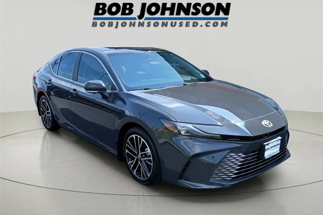 2025 Toyota Camry XLE photo 1