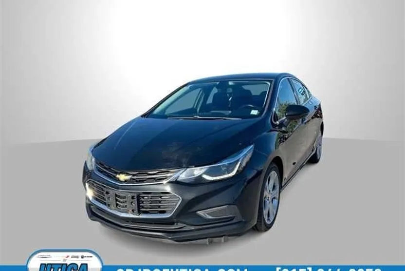 2017 Chevrolet Cruze Premier photo 1