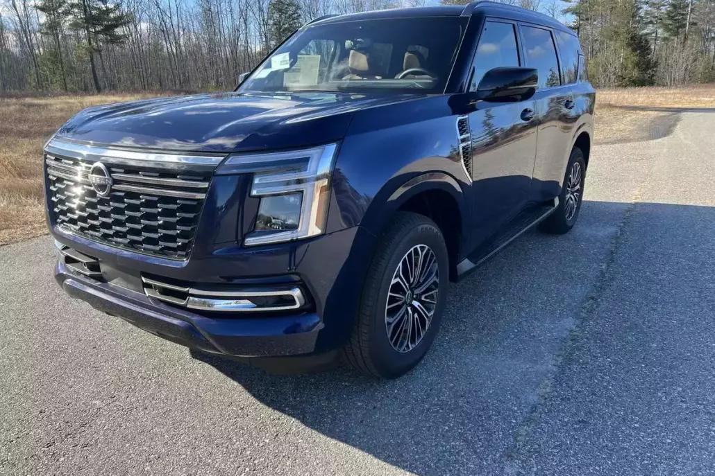 2025 Nissan Armada SL photo 1