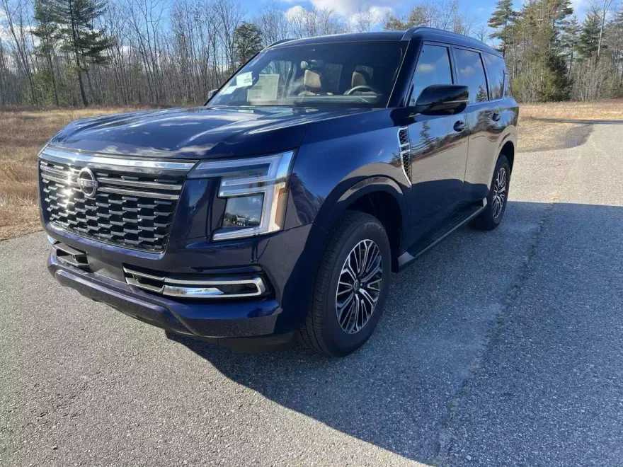 2025 Nissan Armada SL photo 1