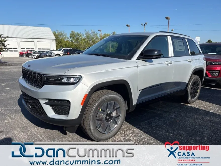 2025 Jeep Grand Cherokee Altitude photo 1