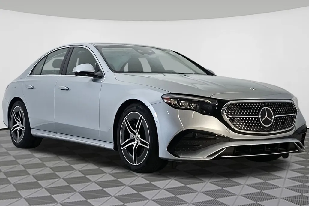 2025 Mercedes Benz E 350 4MATIC Sedan photo 1
