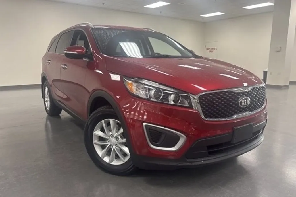 2017 Kia Sorento LX photo 1