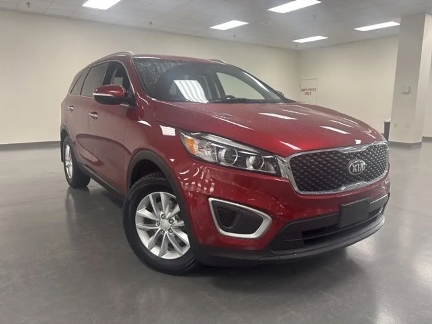 2017 Kia Sorento LX photo 1