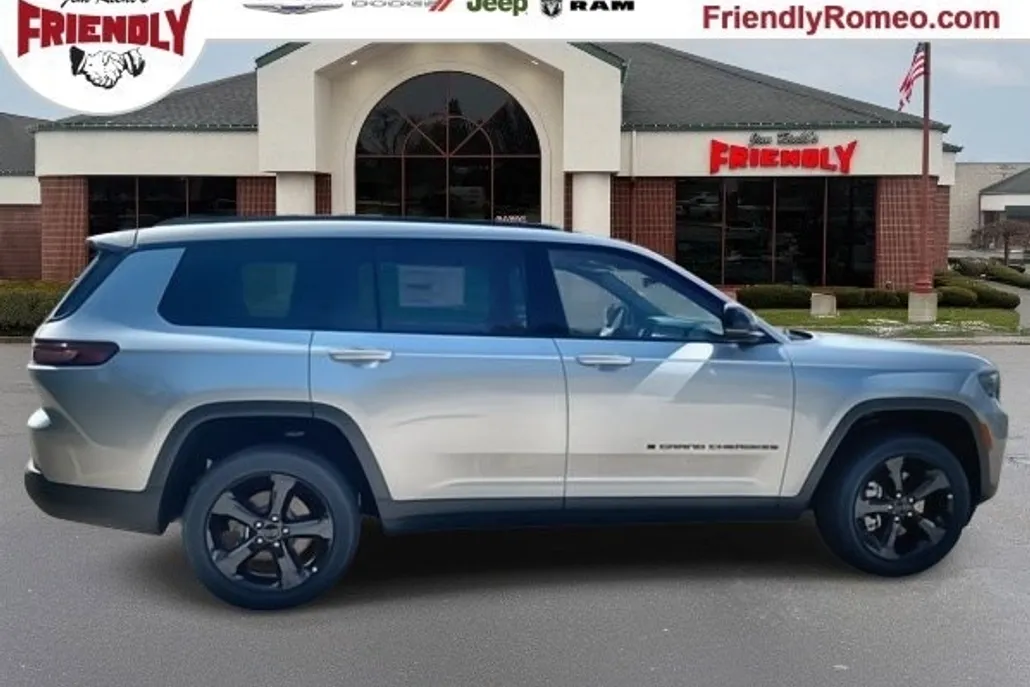 2024 Jeep Grand Cherokee Altitude photo 1