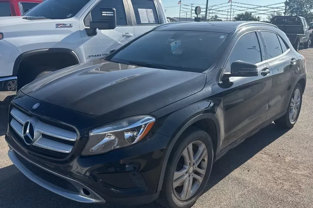 2016 Mercedes Benz GLA 250 photo 1
