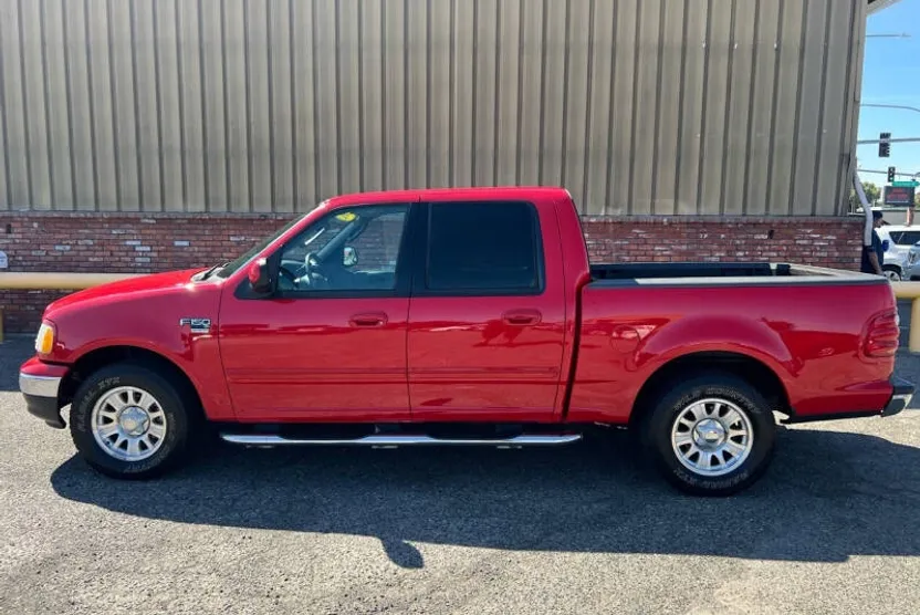 2003 Ford F-150 Lariat photo 1