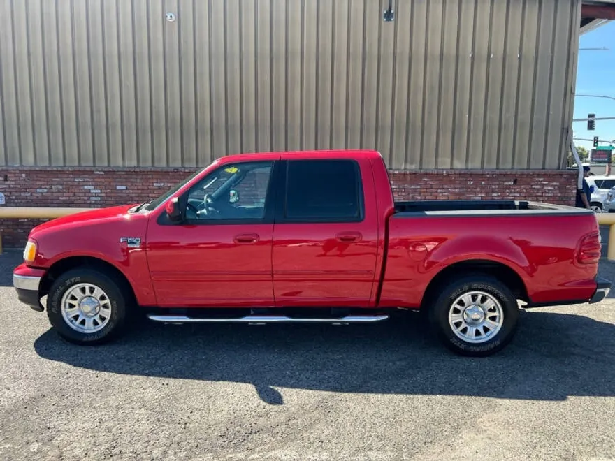 2003 Ford F-150 Lariat photo 1