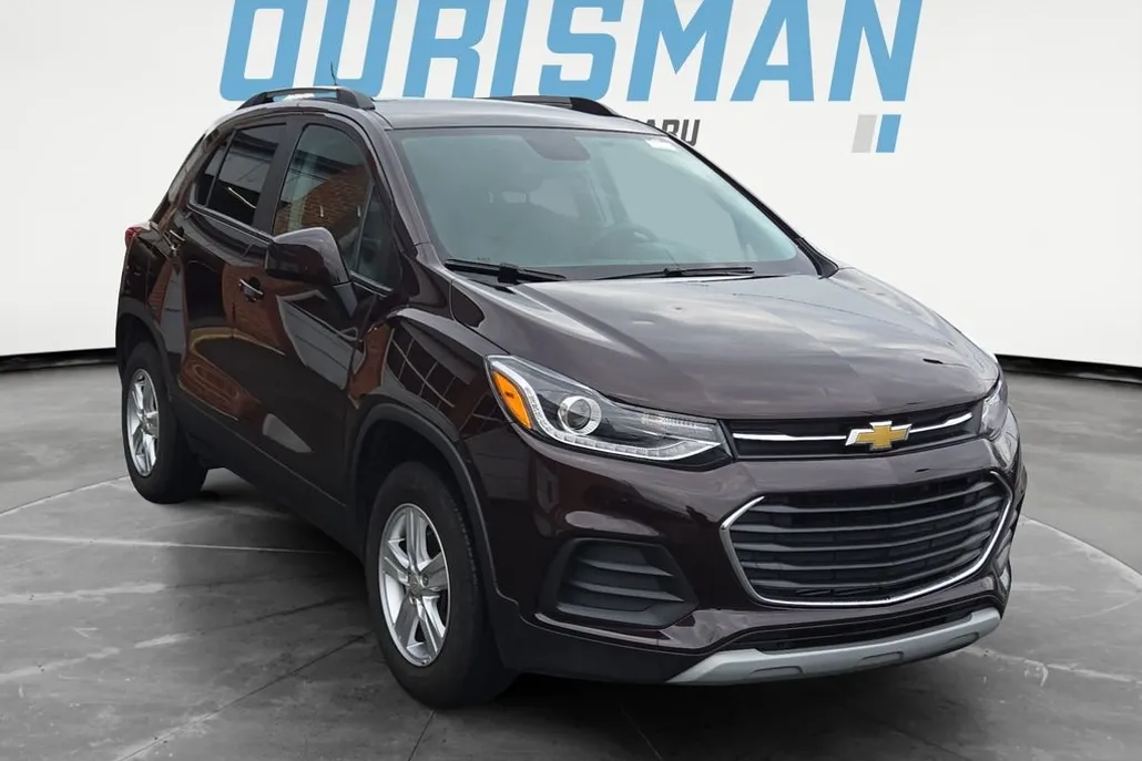 2022 Chevrolet Trax LT photo 1