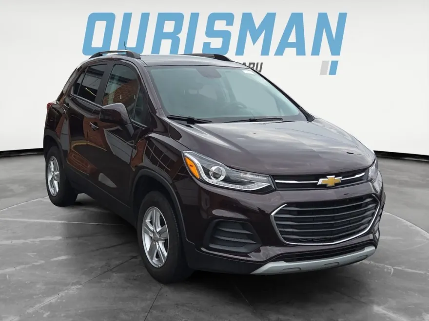2022 Chevrolet Trax LT photo 1