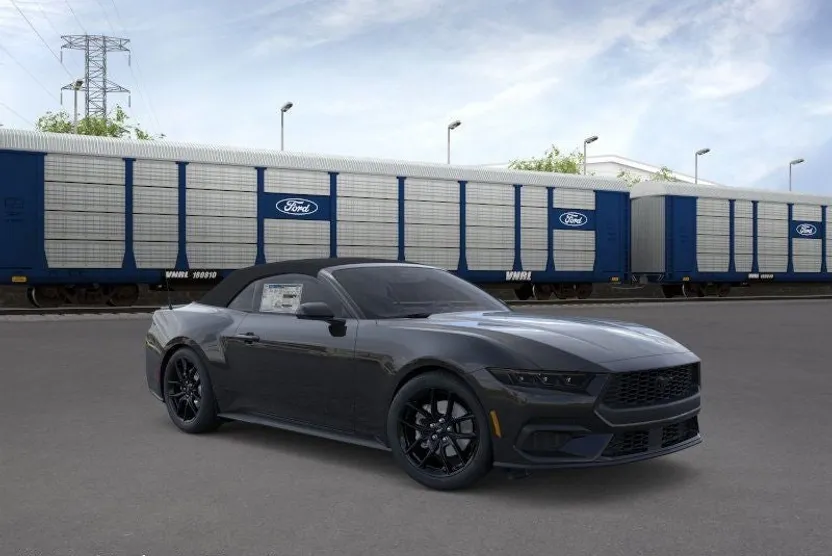 2025 Ford Mustang EcoBoost photo 1