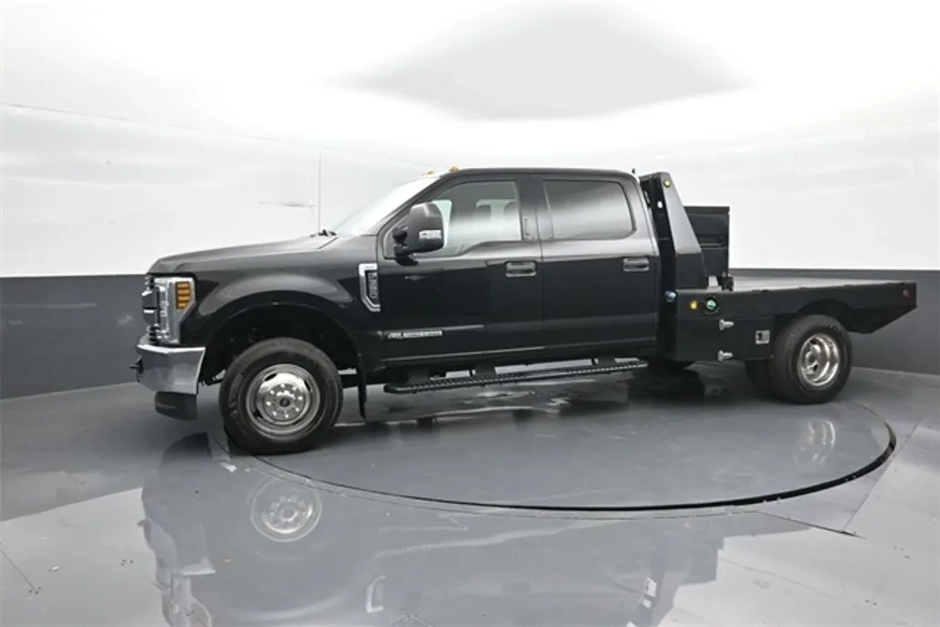 2019 Ford F-350 XLT photo 1