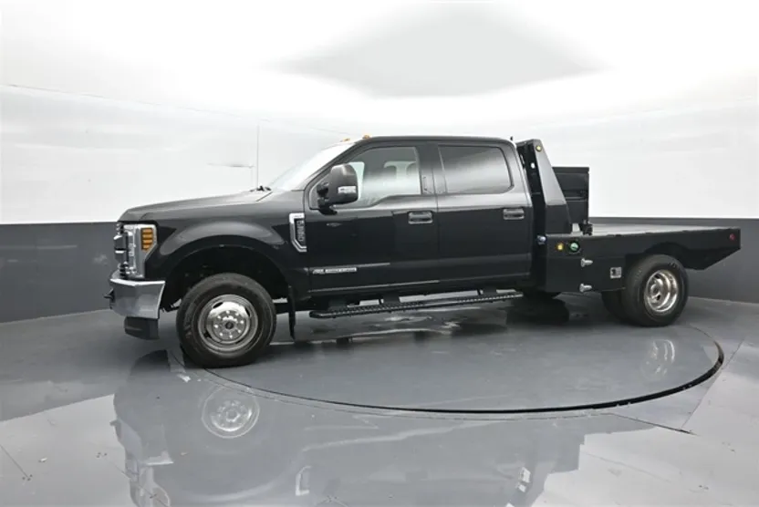 2019 Ford F-350 XLT photo 1