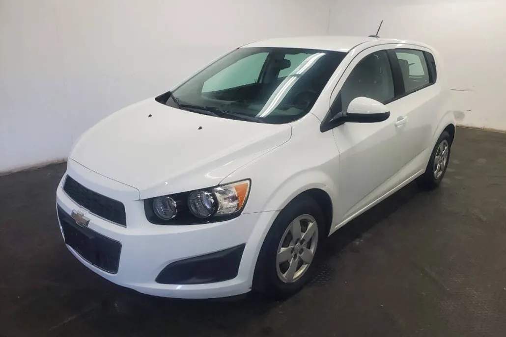 2015 Chevrolet Sonic LS photo 1