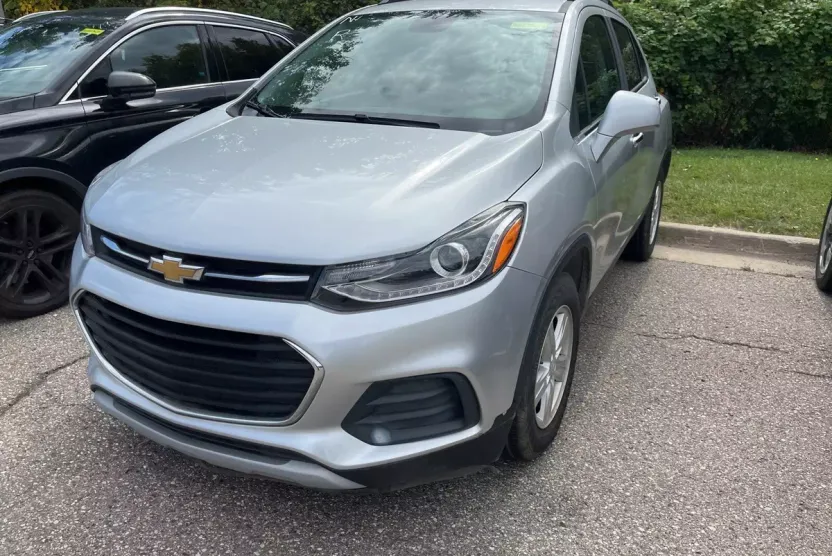 2017 Chevrolet Trax LT photo 1