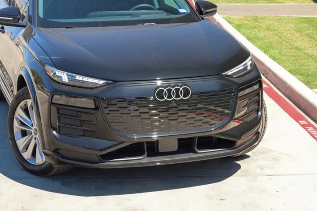 2025 Audi Q6 E-tron Premium Plus photo 1