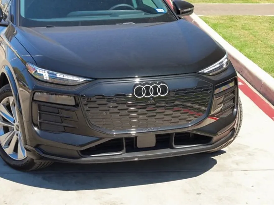 2025 Audi Q6 E-tron Premium Plus photo 1