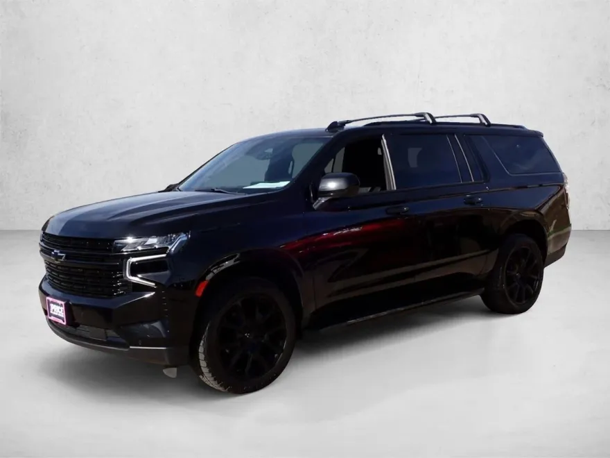 2023 Chevrolet Suburban RST photo 1