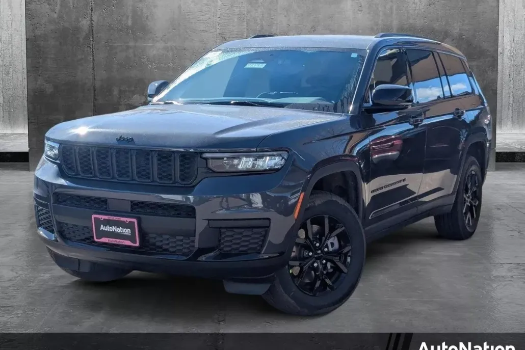 2025 Jeep Grand Cherokee Altitude photo 1