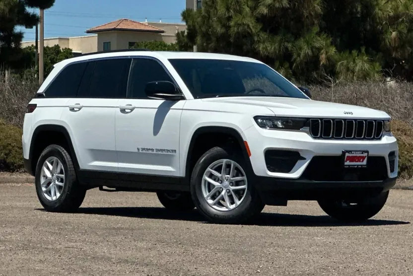 2025 Jeep Grand Cherokee Laredo X photo 1