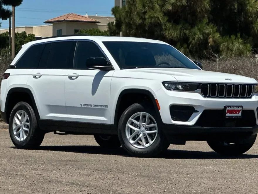 2025 Jeep Grand Cherokee Laredo X photo 1