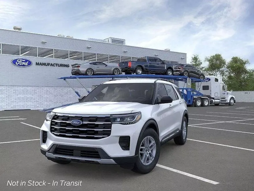 2025 Ford Explorer photo 1