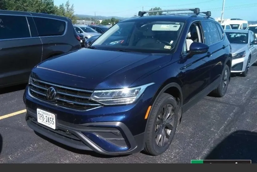 2023 Volkswagen Tiguan SE photo 1