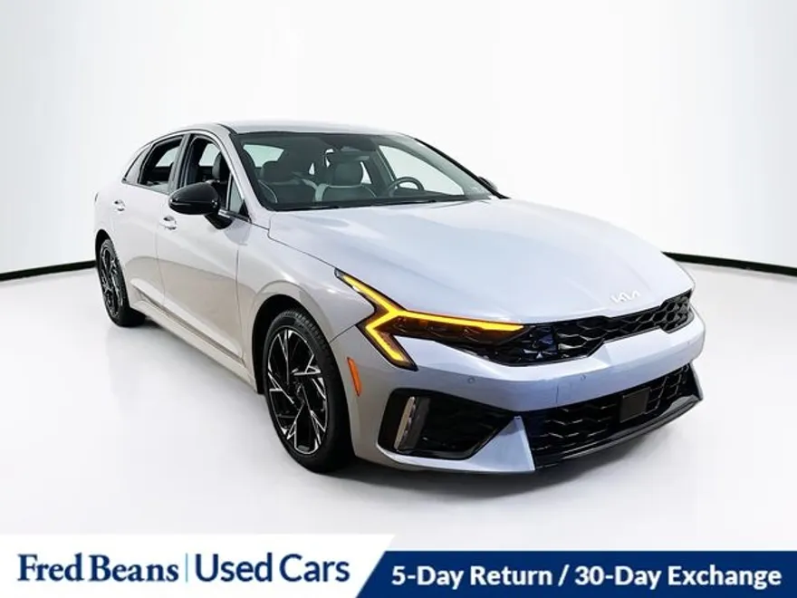 2025 Kia K5 GT-Line photo 1