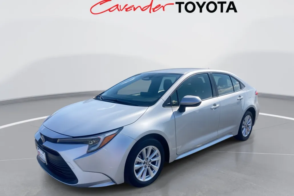 2024 Toyota Corolla Hybrid LE photo 1